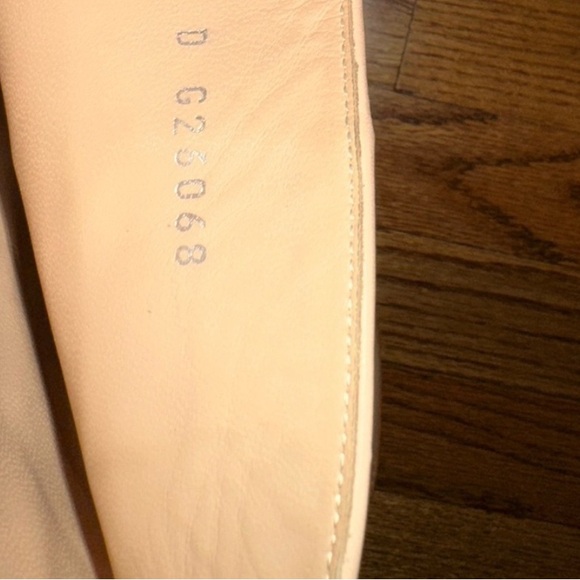 CHANEL Cream/Nude Ascot Western Ankle Boots/40 - Picture 6 of 6